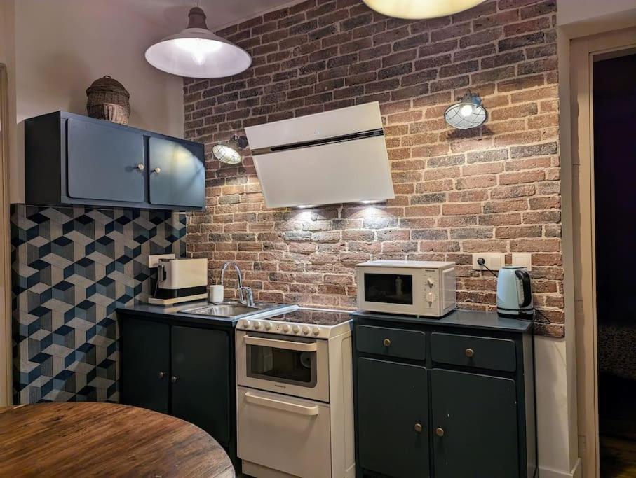 L'Appartement Du Voisin D'Hugo Безансон Экстерьер фото