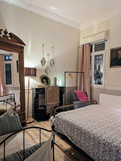 L'Appartement Du Voisin D'Hugo Безансон Экстерьер фото