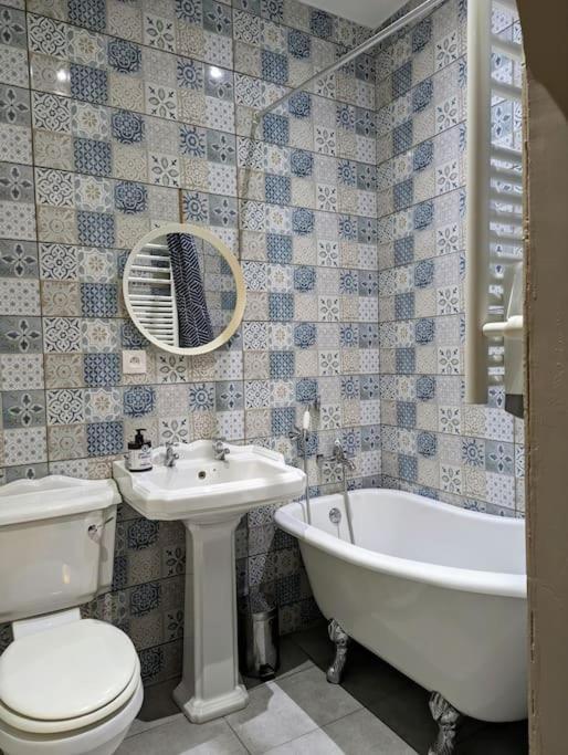 L'Appartement Du Voisin D'Hugo Безансон Экстерьер фото